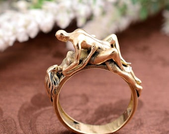 14K Gold Brass Lovers Hugging Ring, Romantic Couple Embrace Design, Unique Valentine's Day Gift for Him or Her, Romantic Silver Ring