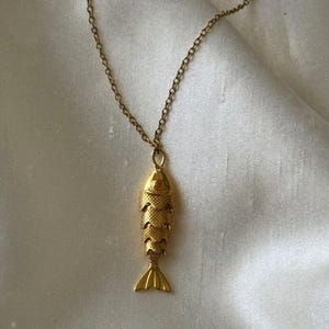 Mackerel Sardine Fish Charm Necklace for Nautical, Lucky Gold Pave Fish Necklace, Fisherman Aesthetic Animal Necklace with Movable Fish