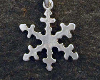 Sterling Silver Snow Flake Pendant on Sterling Silver Chain.