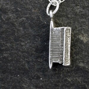 Sterling Silver Felton, California Covered Bridge Hanger op een Sterling Silver Chain.