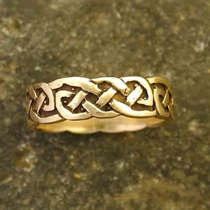 14K Gold Celtic Knot Wedding Ring Band