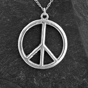 Sterling Zilveren Vredesteken Hanger op een Sterling Zilveren Ketting