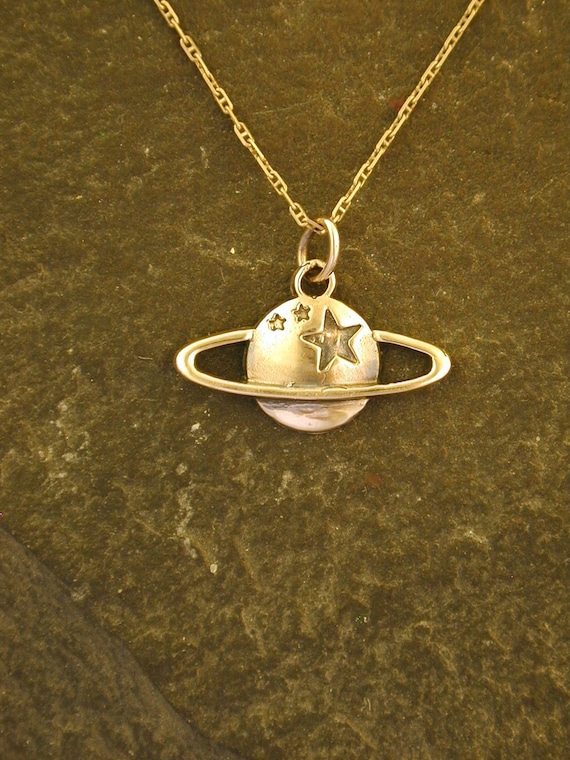 14Kゴールドの土星ペンダントと14Kゴールドチェーン - Etsy 日本