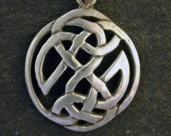 SYCHRO 1996 ケルトノットネックレス SYCHRO 1996 ケルトノットネックレス 【楽天市場】トリケトラの通販