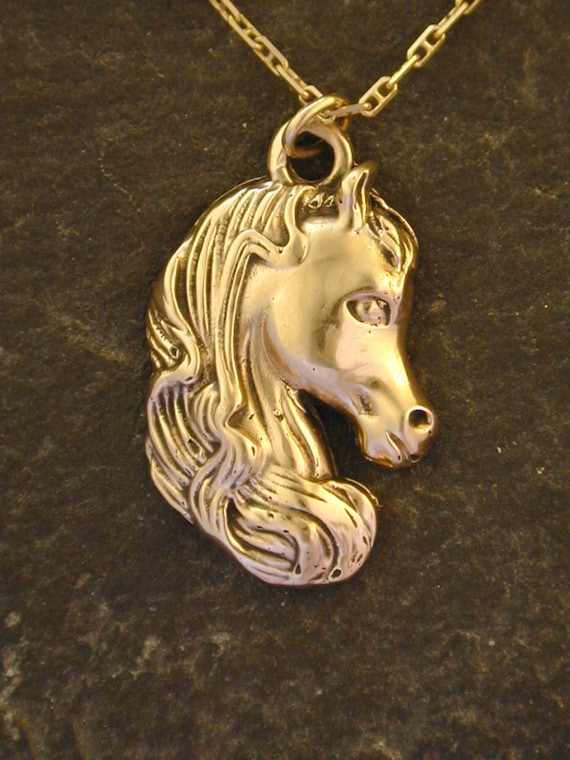 Gold horse head pendant discount