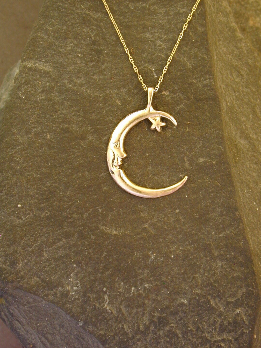 0.11 Carat Diamonds 14K Gold Crescent Moon Islamic Pendant Necklace For  Sale at 1stDibs | islamic necklace, islam pendant, islam necklace