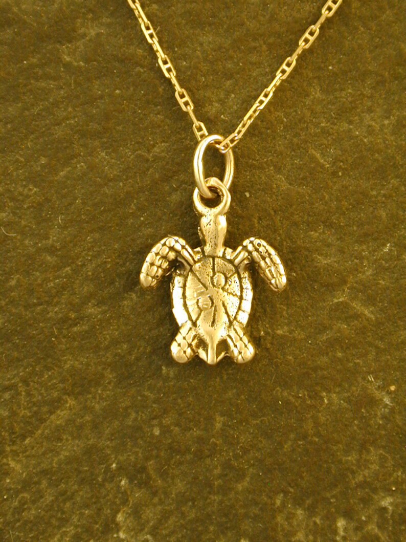 14K Gold Tiny Sea Turtle Pendant on a 14K Gold Chain - Etsy Canada