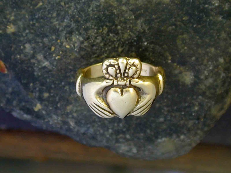 14K Gold Claddagh Irish Wedding Ring image 3