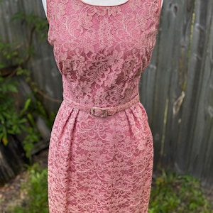 50s 60s Pink “Champagne Lady” pencil dress - Lace Brocade with matching belt