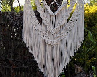 Macrame wall hanging