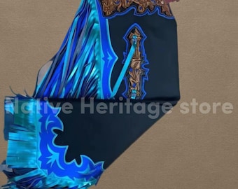 Chaparreras de rodeo negras y azules hechas a mano con canesú de cuero repujado / Chaparreras para montar en espectáculos del oeste