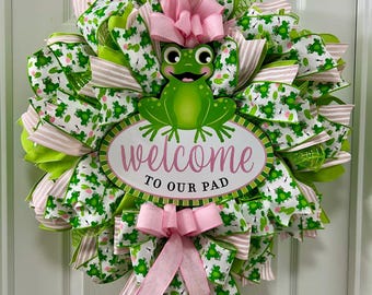 Welcome to our pad Frog Wreath