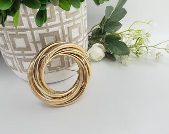 Vintage Brooch Gold Tone Interlocking Rings Love Knot Textured Statement Pin