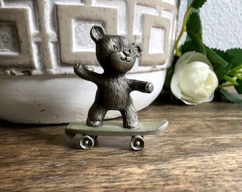 Vintage 1988 Spoontiques #669 Teddy Bear Skateboard Figurine Trinket Shelf Decor