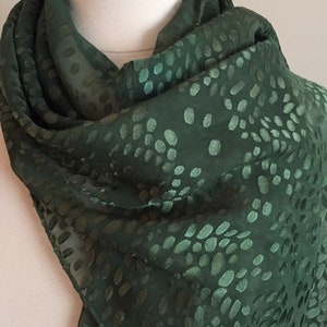 Dots Bouquet British Racing Car Green Silk/Rayon Scarf image 3