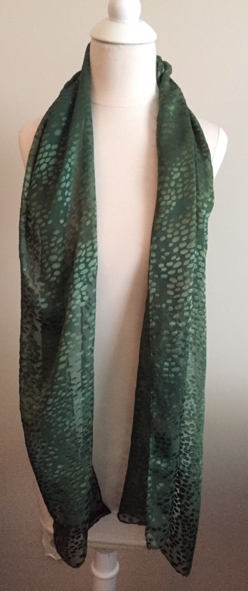 Dots Bouquet British Racing Car Green Silk/Rayon Scarf image 4