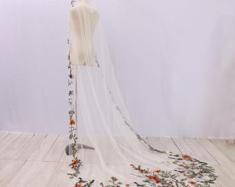 KA77 Embroidered Floral Hooded Bridal Cape – Boho Tulle Wedding Veil with Hood, Autumn Garden Lace Cape, Rustic Fairy Bride Veil