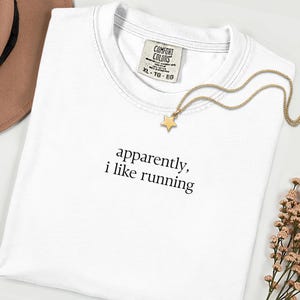 Koszulka „Approval I Like Running”, prezent na maraton, minimalistyczna bluza do biegania, wygodna koszulka do biegania w kolorach, prezent dla biegaczy, lekkoatletyka zdjęcie 15