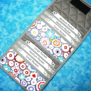 Cartera pequeña para mujer: cartera de tela con 6 bolsillos, cartera liviana de tela acolchada, billetera triple, billetera para dama, billetera vegana para tarjetas