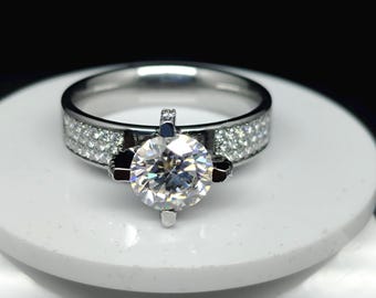 Ronde moissaniet solitaire ring 1,50 kt | Handgemaakte roestvrijstalen verlovingsring | Cadeau voor dagelijks gebruik voor hem