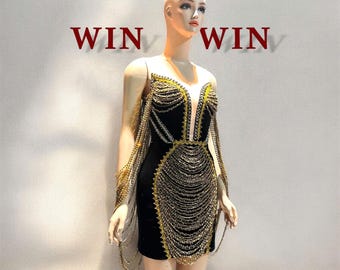 Vestido de noche con piedras preciosas bordadas a mano