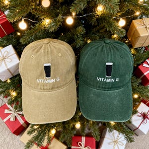Anpassade vitamin G-basebollkepsar, vintage bomull unisex truckerkeps, justerbar ölstout-älskare, irländskinspirerad hatt, Guinness pappahatt bild 1