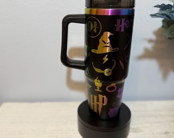Vaso Stanley Dupe de 30 oz grabado con láser Wizard, color negro, 2 estilos disponibles