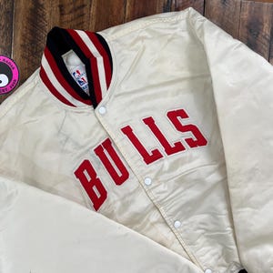 Vintage 90s Chicago Bulls satin starter bomber jacket L