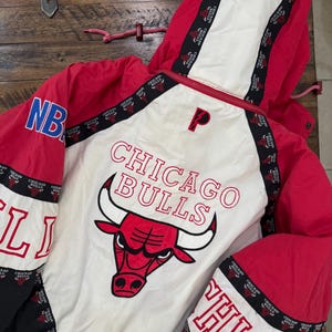 Vintage 90s Chicago Bulls Pro Player Bomber puffer jacket