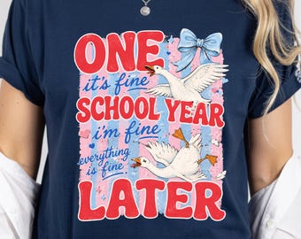 Ein Schuljahr später gestreiftes lustiges Gans-Shirt, müder Lehrer Geschenk, Ende des Schuljahres Hemd, müder Lehrer Geschenk, Lehrer-Sommer-T-Stück