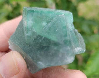 Grön fluorit - Kraftfull hjärtchakrasten för tillväxt och förnyelse.