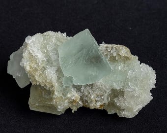 Grön fluorit - Kraftfull hjärtchakrasten för tillväxt och förnyelse.