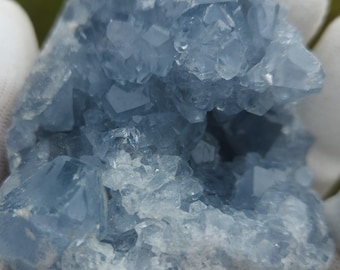Natural Celestite Cluster – Ruw blauw celestijnkristal voor genezing, meditatie en huisdecoratie