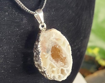 Natural Druzy Agate Necklace | Crystal Druzy Pendant | Agate Geode Necklace | Boho Crystal Jewelry | Healing Stone Necklace
