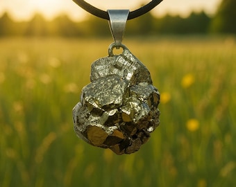 Collana con ciondolo in pirite naturale • Gioielli energetici in pietra grezza • Fiducia e