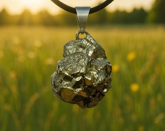 Natuurlijke pyriethangerketting • Ruwe steen energiesieraden • Vertrouwen en bescherming Cadeau voor mannen of vrouwen
