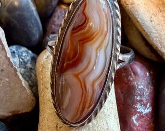 Vintage banded agate ring oval cabochon in Sterling silver setting, size 8
