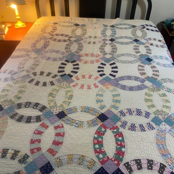 Hand quilted vintage wedding ring quilt, vintage fabrics, 89x77” country cottage farmhouse primitive