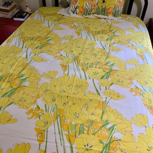 Vintage yellow tulips top full sheet and Vera pillow case, spring linen, upcycle quilt back or sewing yardage image 1