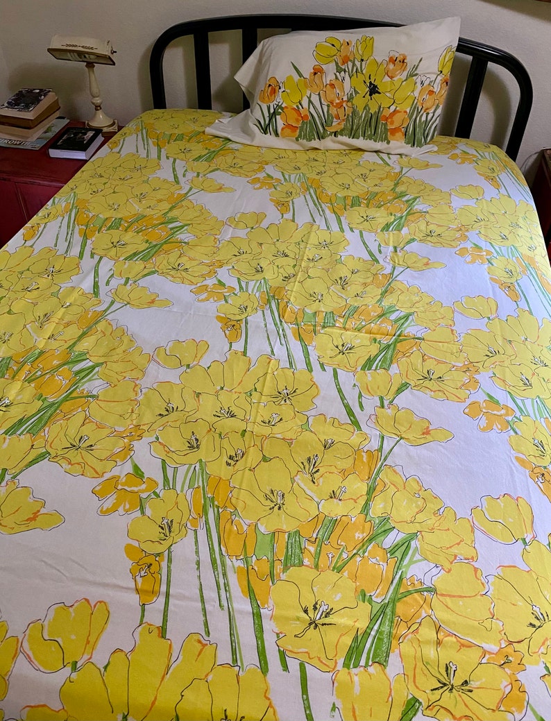 Vintage yellow tulips top full sheet and Vera pillow case, spring linen, upcycle quilt back or sewing yardage image 1