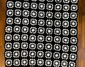 Granny Square throw 48 x 36”, black & white values, farmhouse primitive to uptown funky retro, easy care synthetic, great vintage condition