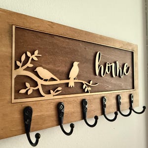 Key Holder for Wall with Hooks – Rustic Wood HOME Sign with Birds Entryway Organizer, Farmhouse Wall Decor Gift
