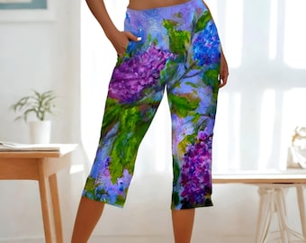 Lila Blumen Capri Hose, Kunst Inspiriert Gerades Bein Travel Wear