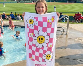 Custom Retro Daisy Beach Towels, Personalized Smiley Face Towel, Groovy Wavy Checkered ,kids pool towel ,70s Boho Custom Name Gift