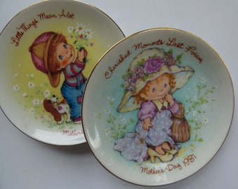 Lot 2 Vintage Avon Little Girl Boy Children Plates 1981 1982 Cherished Things Mothers Day Collectibles Cute Kids! Puppy Dog Flowers Dress Up