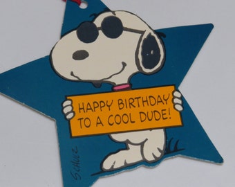 Grande étiquette cadeau vintage Snoopy Star Hallmark inutilisée ~ Joyeux anniversaire Mec cool