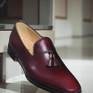 Handmade Men&#39;s Leather Loafers Burgundy Tassel Moccasins Fashion Dress Shoes