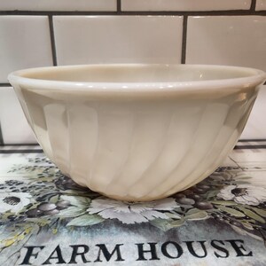Vintage Fire King 8 inch Ivory Swirl Mixing Bowl 1950s Collectible Retro Kitchenware by Anchor Hocking