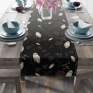 Spooky Ghost Halloween Table Runner: Autumn Dining Decor