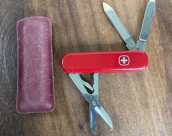 Navaja multiusos Wenger Delemont Swiss Army de 2,5" con llavero, miniherramienta de bolsillo vintage